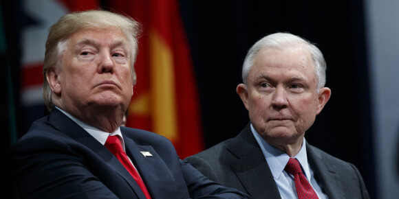 «Angrepet», truet og kalt «idiot» av Trump. Nå slår han tilbake